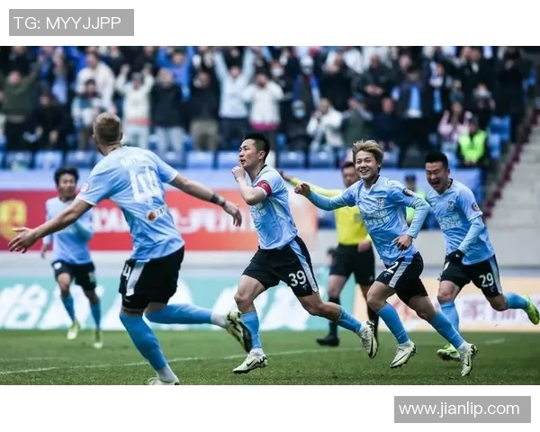 中超精彩对决大连一方迎战上海申花期待激情四溢的足球盛宴